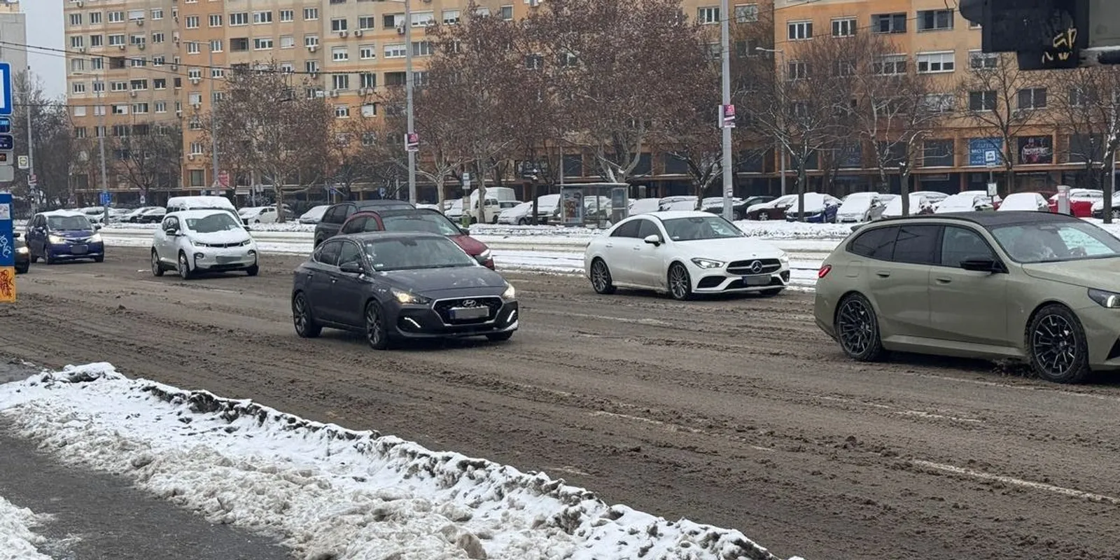 Budapest elesett: Súlyos állapotok uralkodnak az utakon