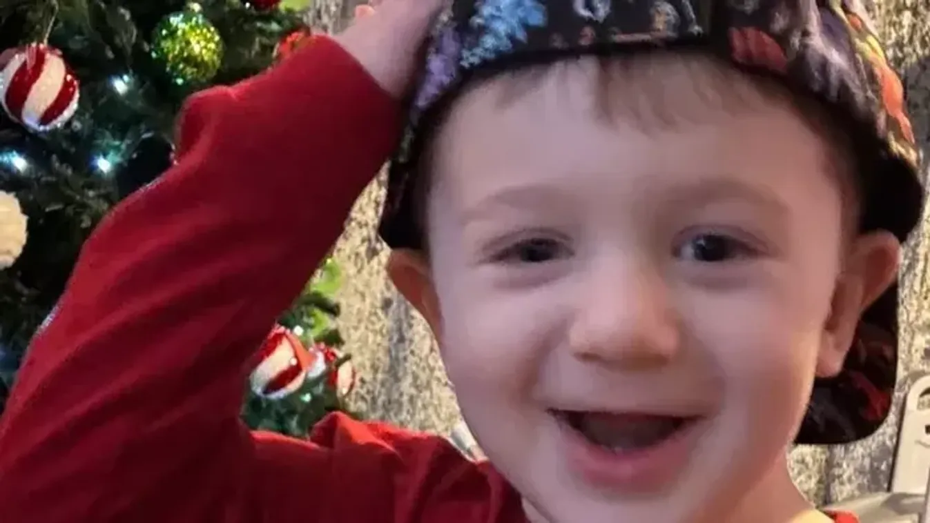 Összeesett, majd nem sokkal később elhunyt a kisfiú