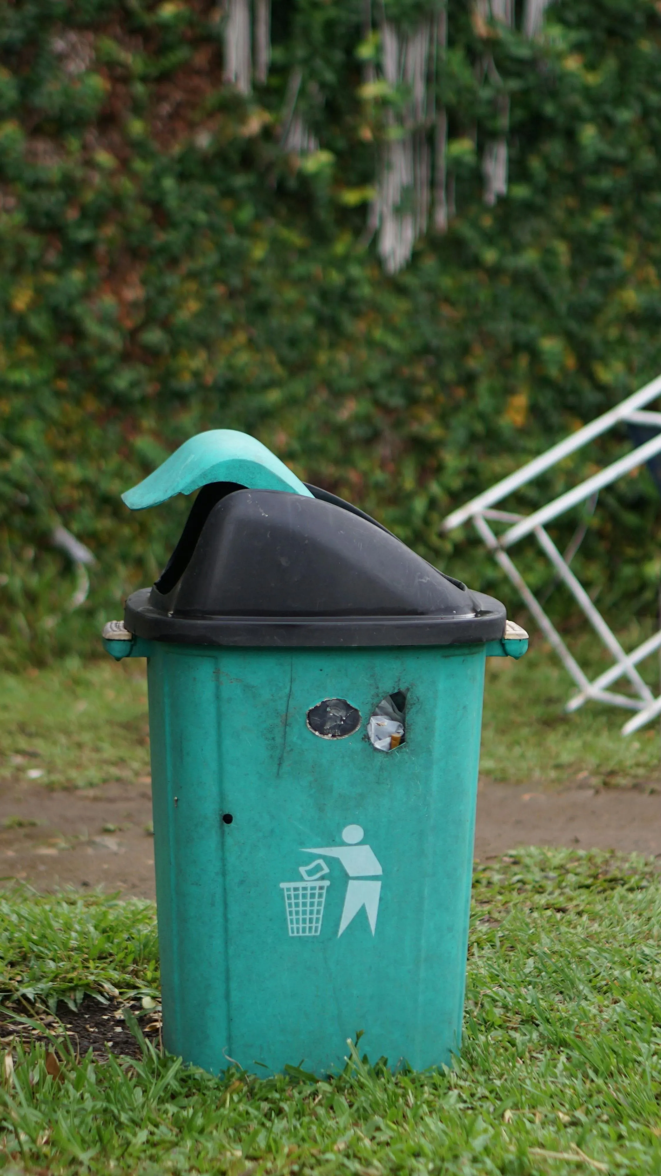 Motorral felturbózott kukával döntöttek Guinness-rekordot!