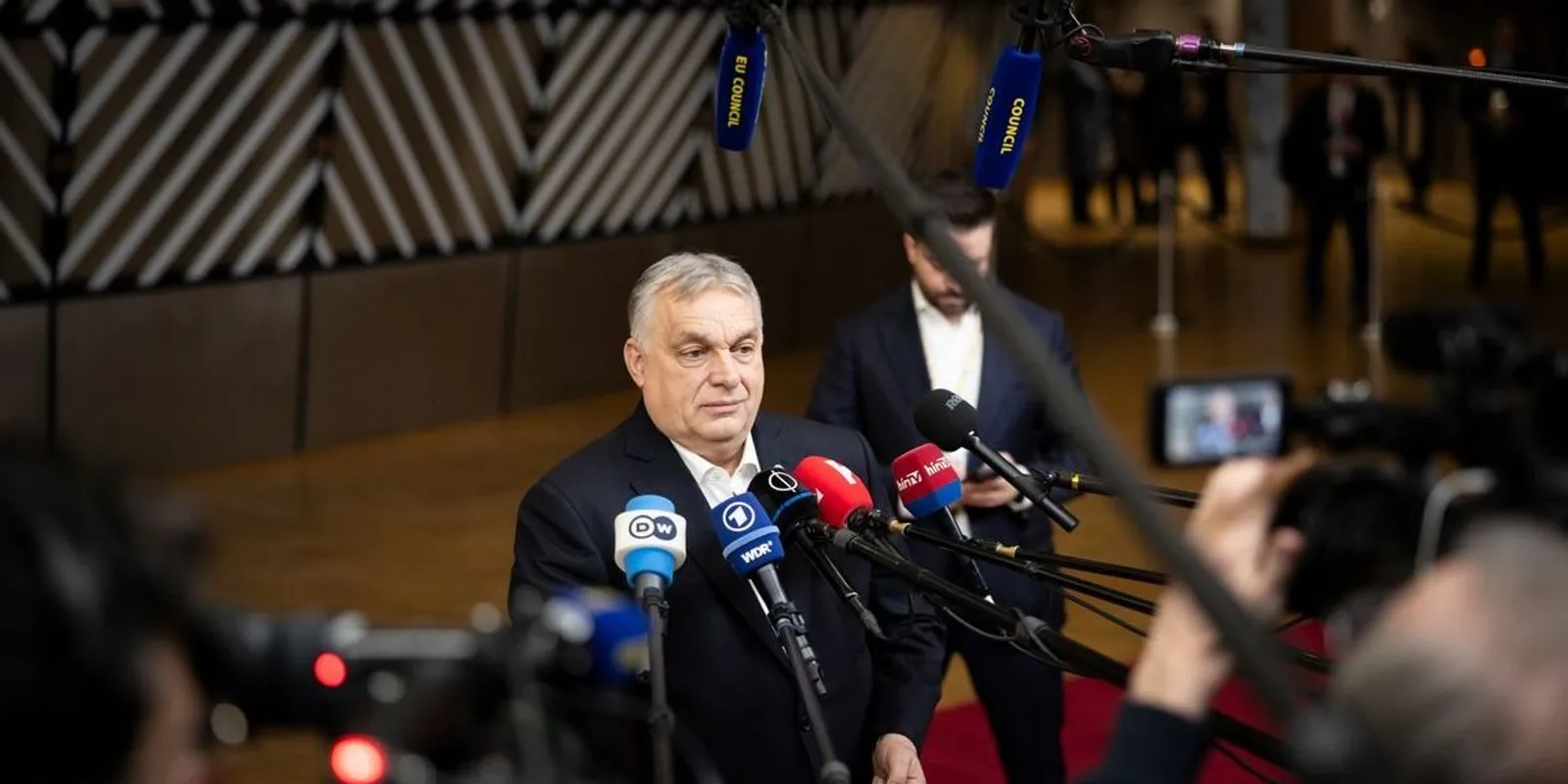 Orbán Viktor nagy bejelentést tett hajnalban - videó