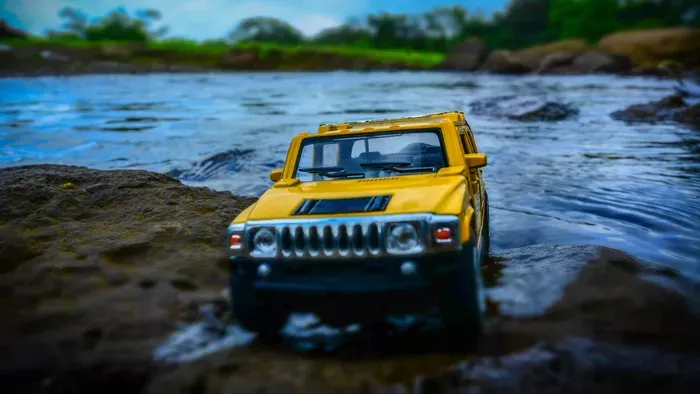 Eladó a Balatonba szakadt Hummer