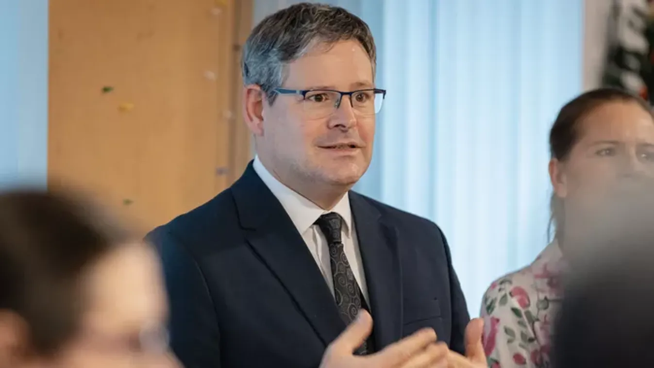 Kósa Ádám: „Ez nem szociálpolitika, hanem esélyteremtés.”