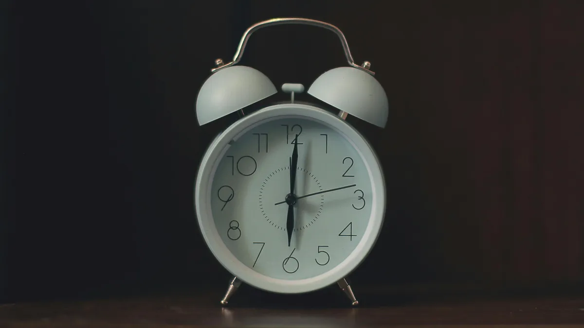 Egyre közelebb a tavaszi óraátállítás.