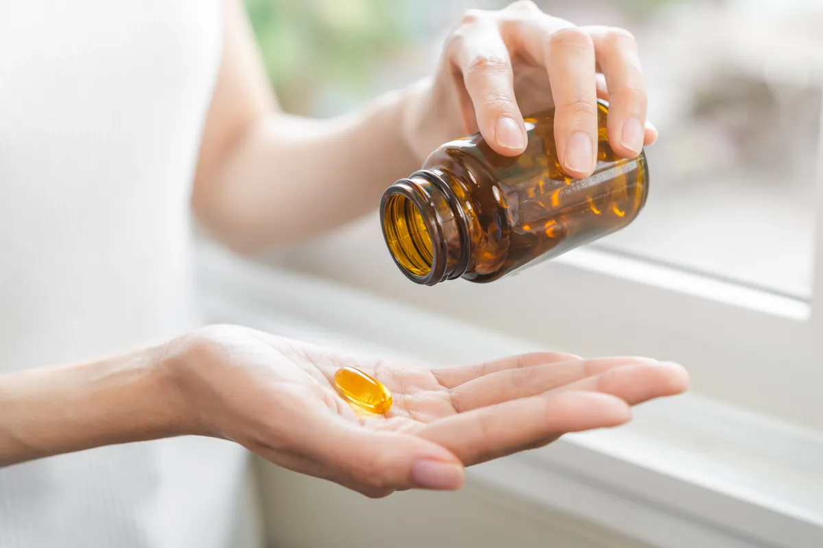 Hajhullás ellen érdemes télen vitamint szedni.