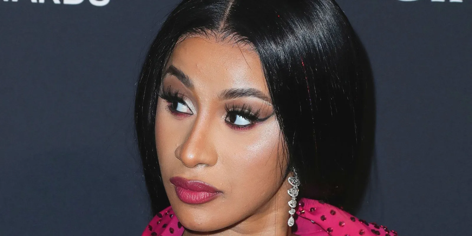 Cardi B gyermeke apját brutális támadással vádolják