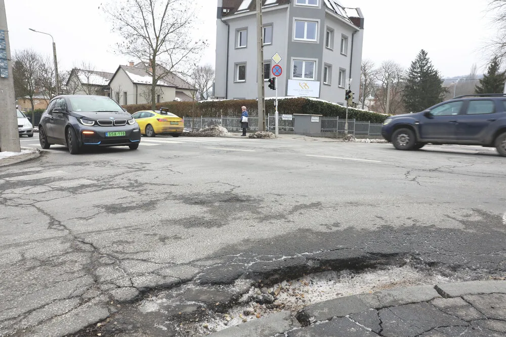 Ki fizeti a kátyú okozta kárt? Ettől függ!