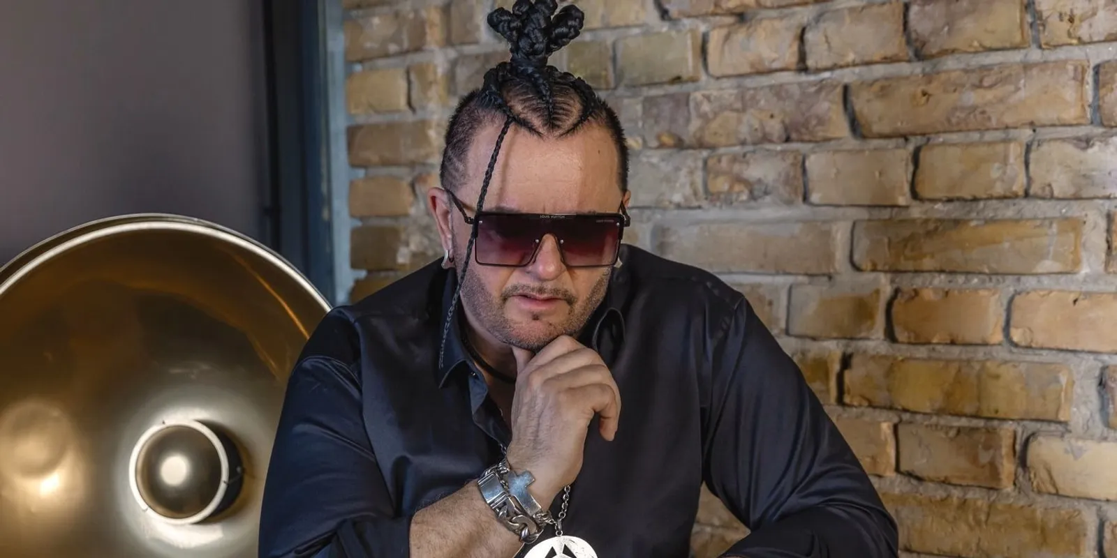 Lánykérésen töri a fejét Kozso