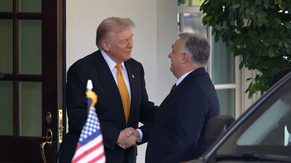 Orbán Viktort személesen az amerikai elnök hívta meg a Gázai Béketanácsba.