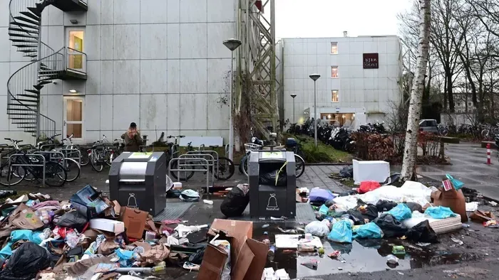 Diákokat zártak össze migránsokkal, nemi erőszak lett a vége