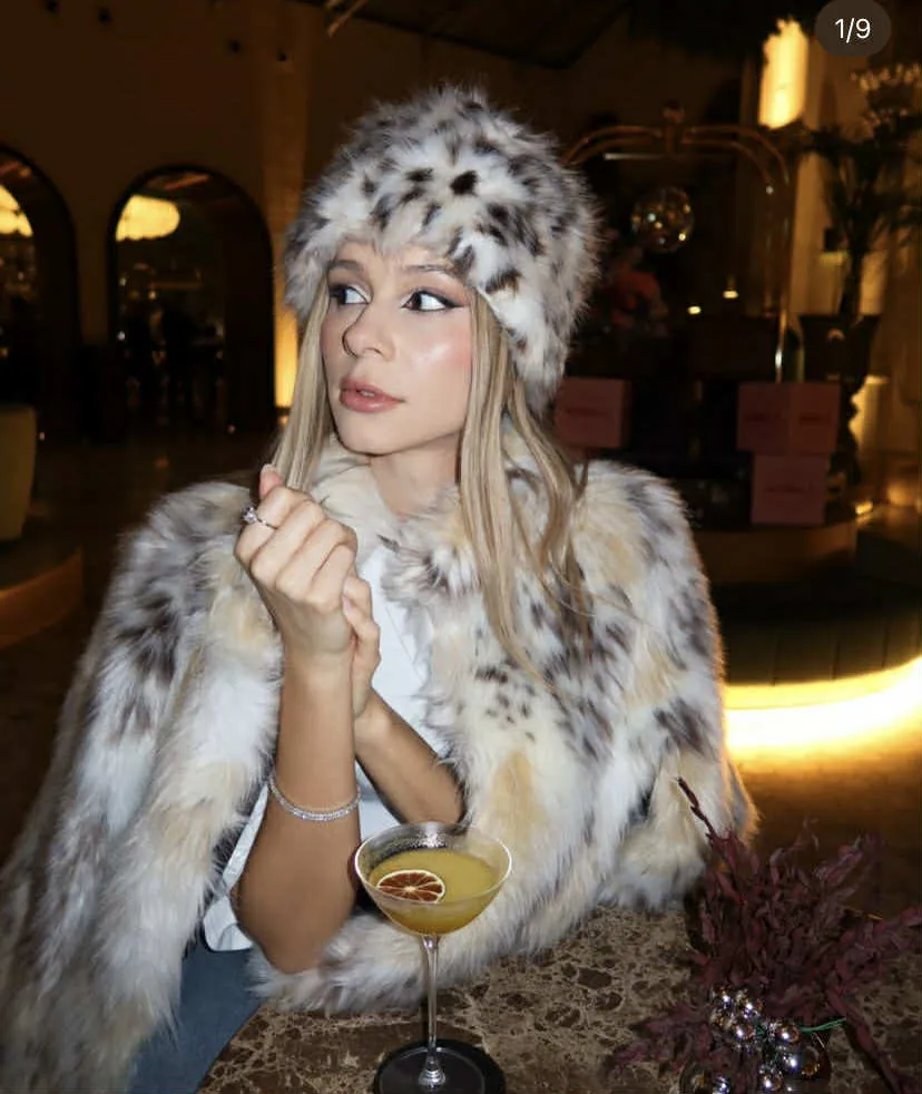 Busch Laura,Manuel barátnője komoly döntésre szánta el magát. 