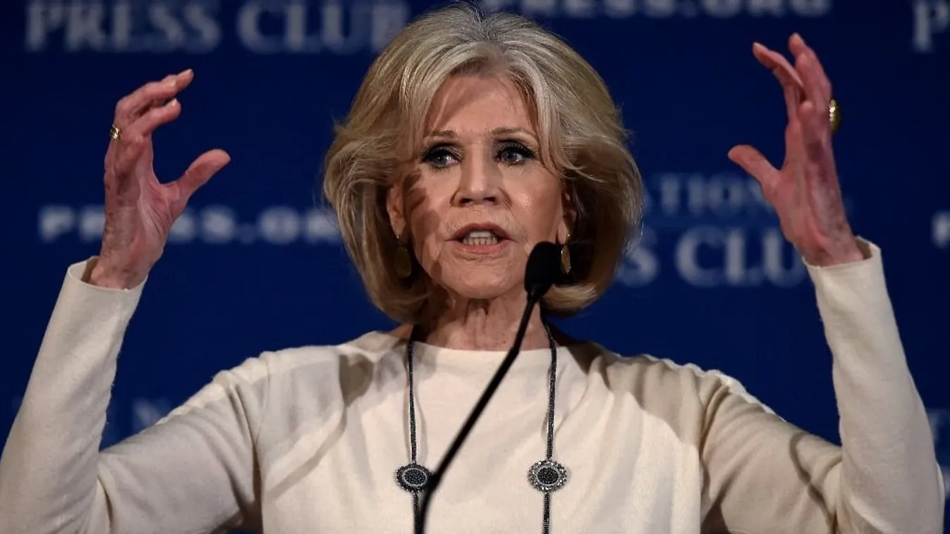 Mi történt Jane Fondával? Kerekesszékben kapták lencsevégre a repülőtéren