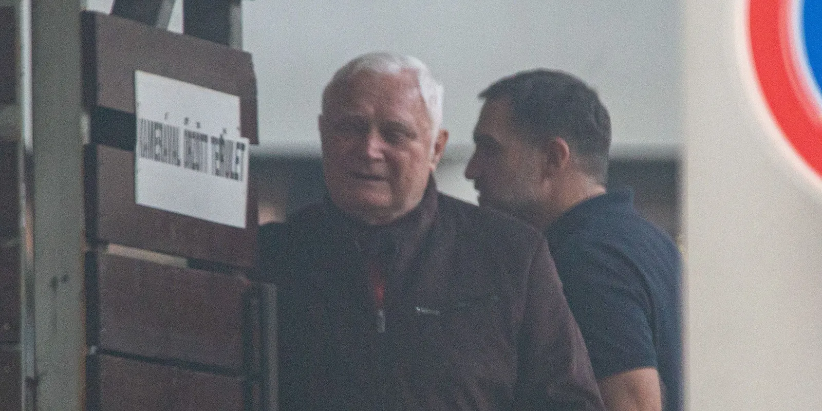 Az MSZP-s Kéri rendszeres vendég a Tisza párt irodájában!