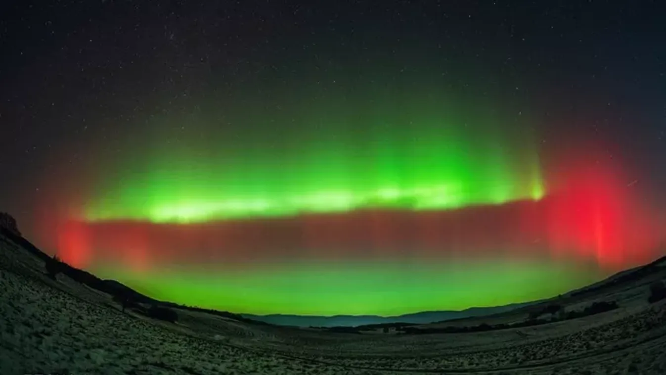 Vörösbe borult a magyar égbolt – Itt láthattad a brutális sarki fényt!