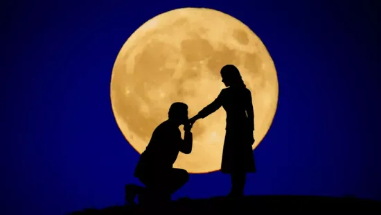 Kitálalt a magyar Nostradamus: a februári telihold mindent megváltoztat a szerelemben