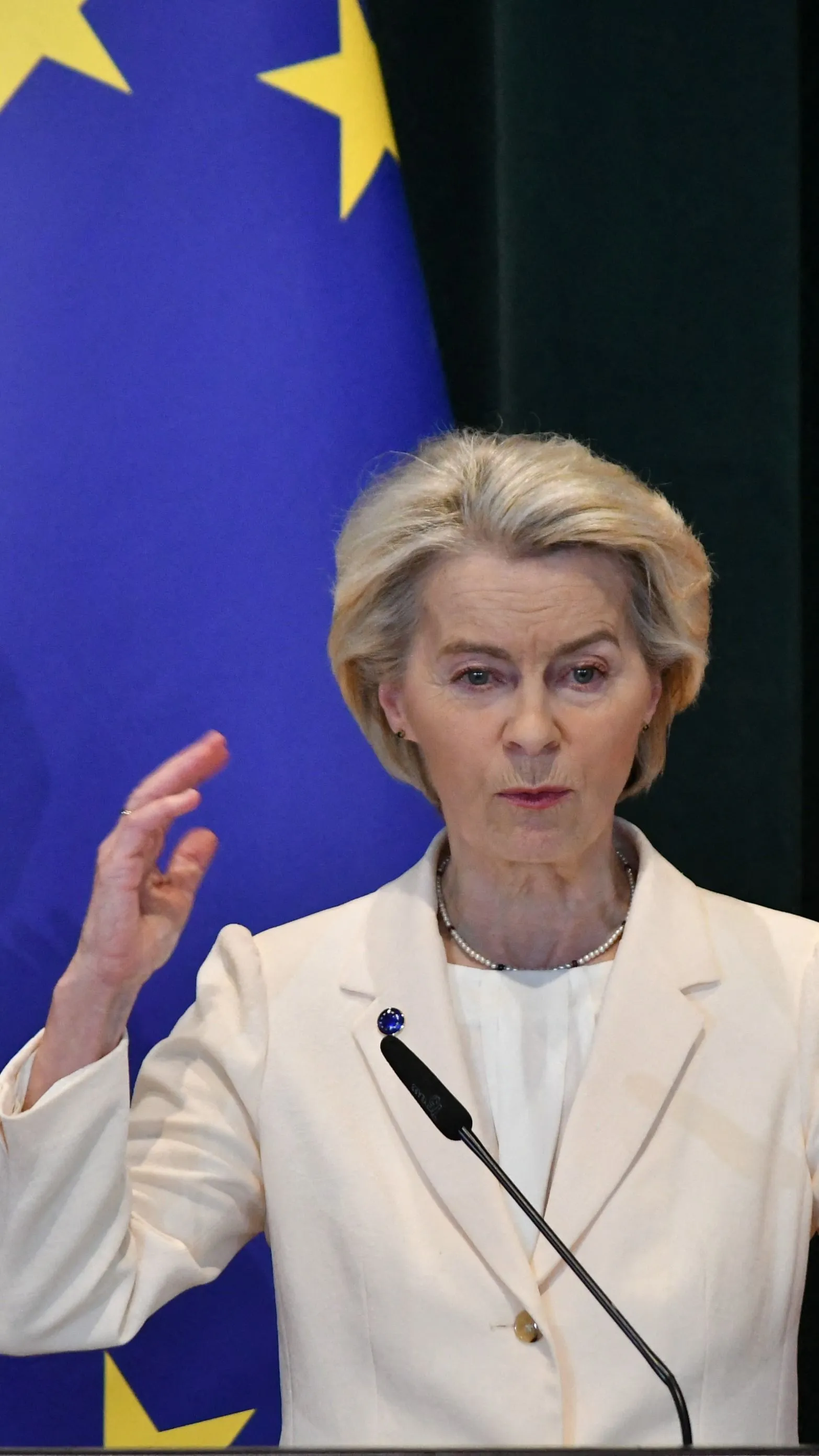 Így hajtana be rajtunk Brüsszel 3000 milliárd forintot