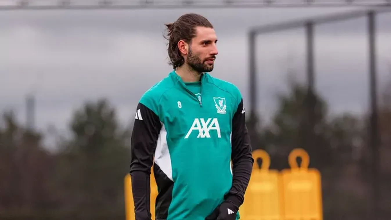 Arne Slot elbeszélgetett Szoboszlai Dominikkal