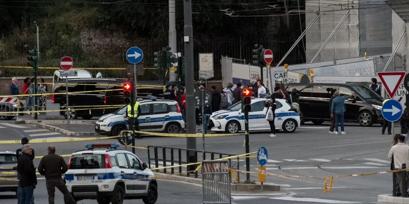 Páncélozott harcjárművek Róma központjában