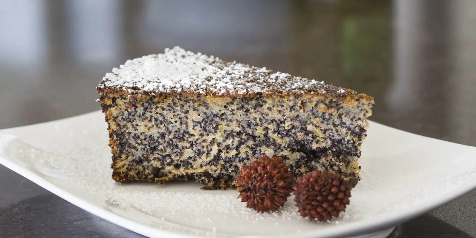 Mákimádók süteménye: így készül az almás mákbomba