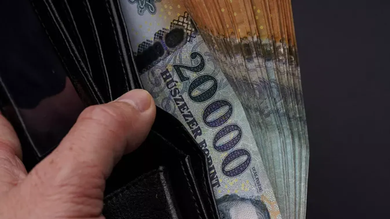 Érkeznek a megemelt fizetések
