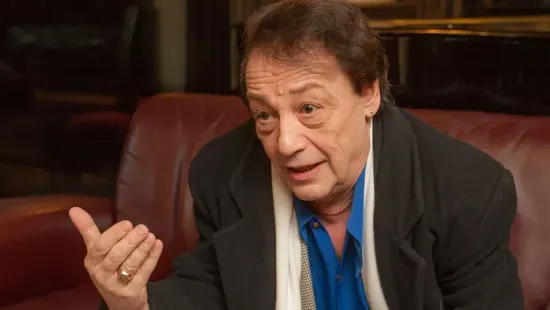 Az egész ország gyászol: Fenyő Miklóst így kísérte el utolsó útjára a lánya