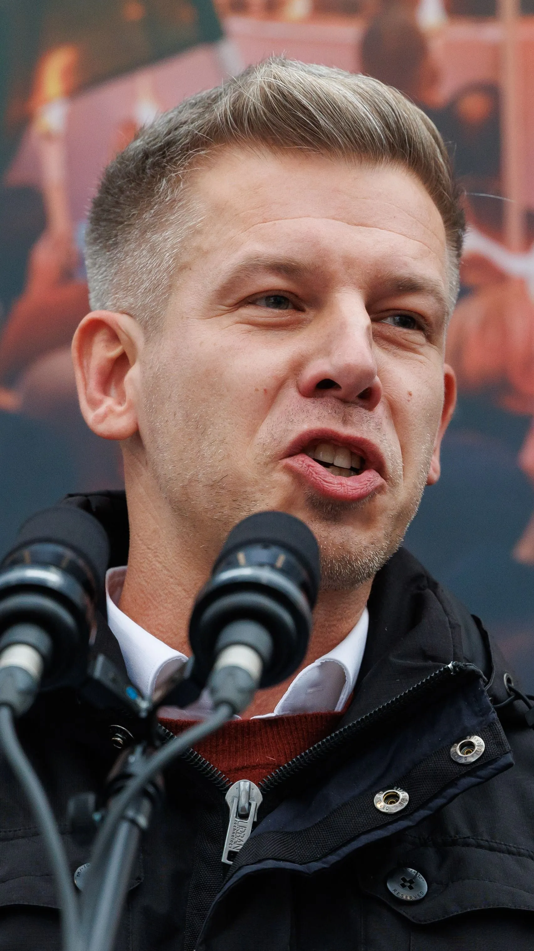 A Tisza kitiltaná Magyarországról az olcsó orosz energiát, ezzel a rezsicsökkentést is megszüntetné