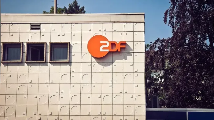 Hamisított videókat tett ki a német állami tévé a migráns helyzetről