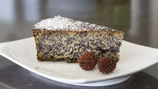 Mákimádók süteménye: így készül az almás mákbomba