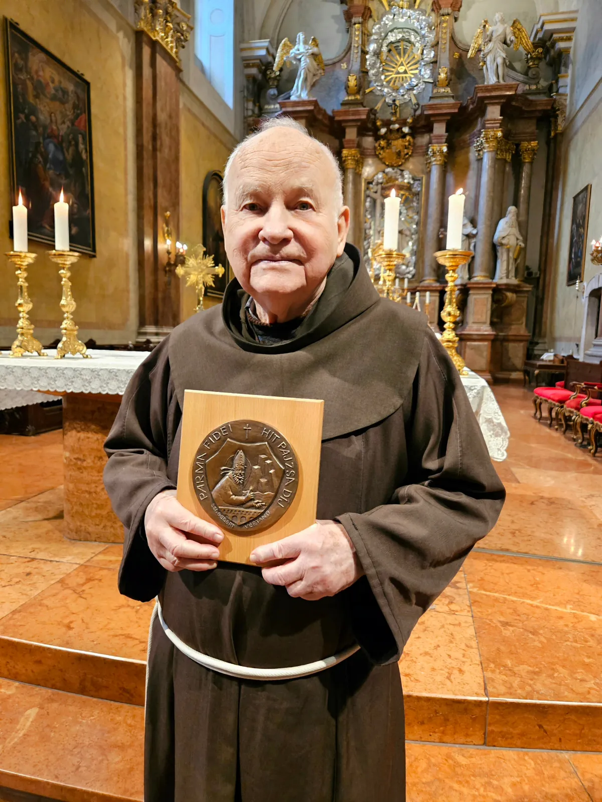 Reisz Pál ferences atya vehette át a Parma Fidei díjat