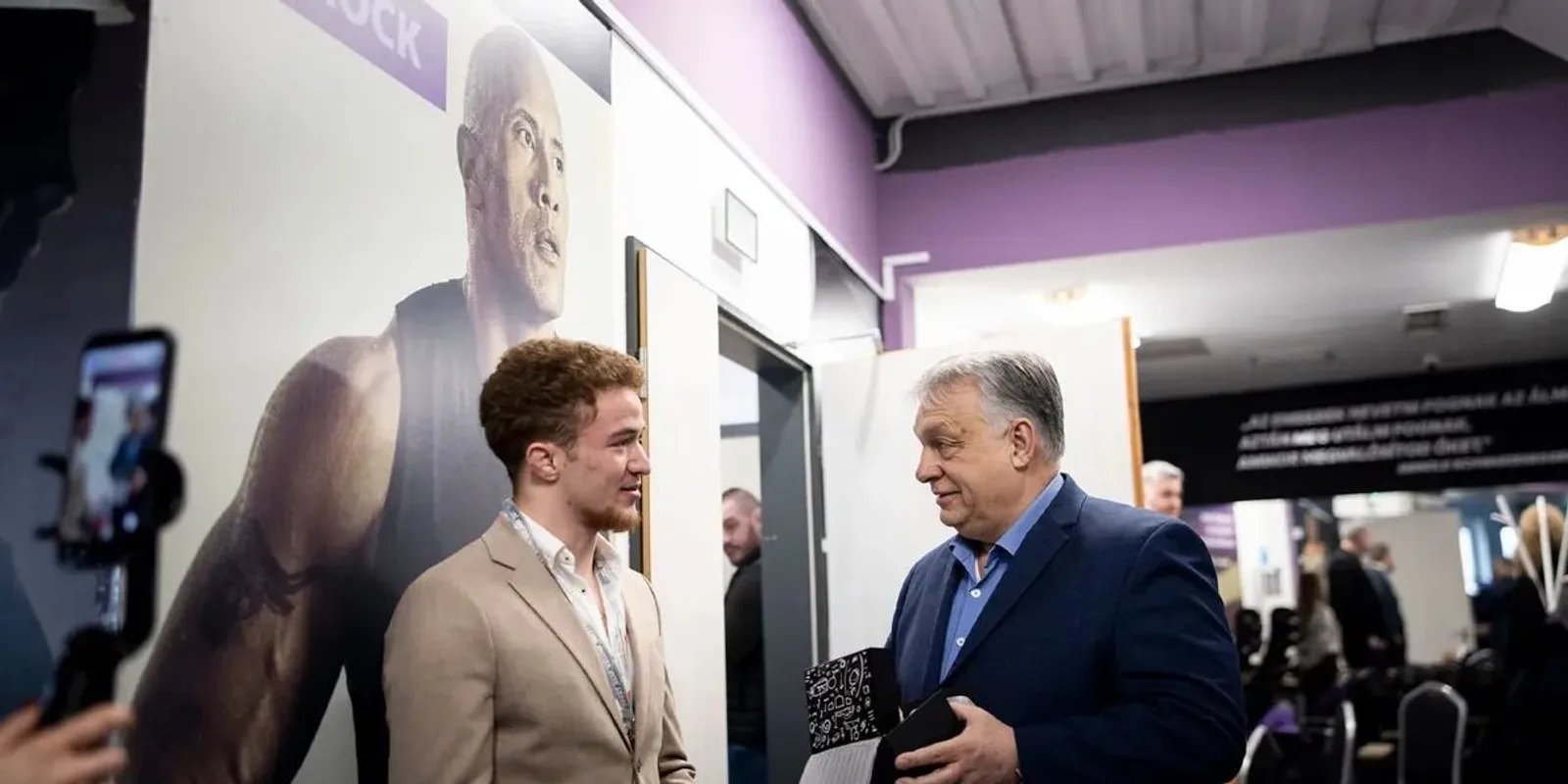 Az MMA harcos nemet mond a háború finanszírozására