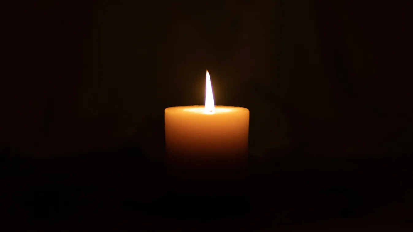 Gyászolnak a rajongók: elhunyt a legendás rockzenekar énekese Kép