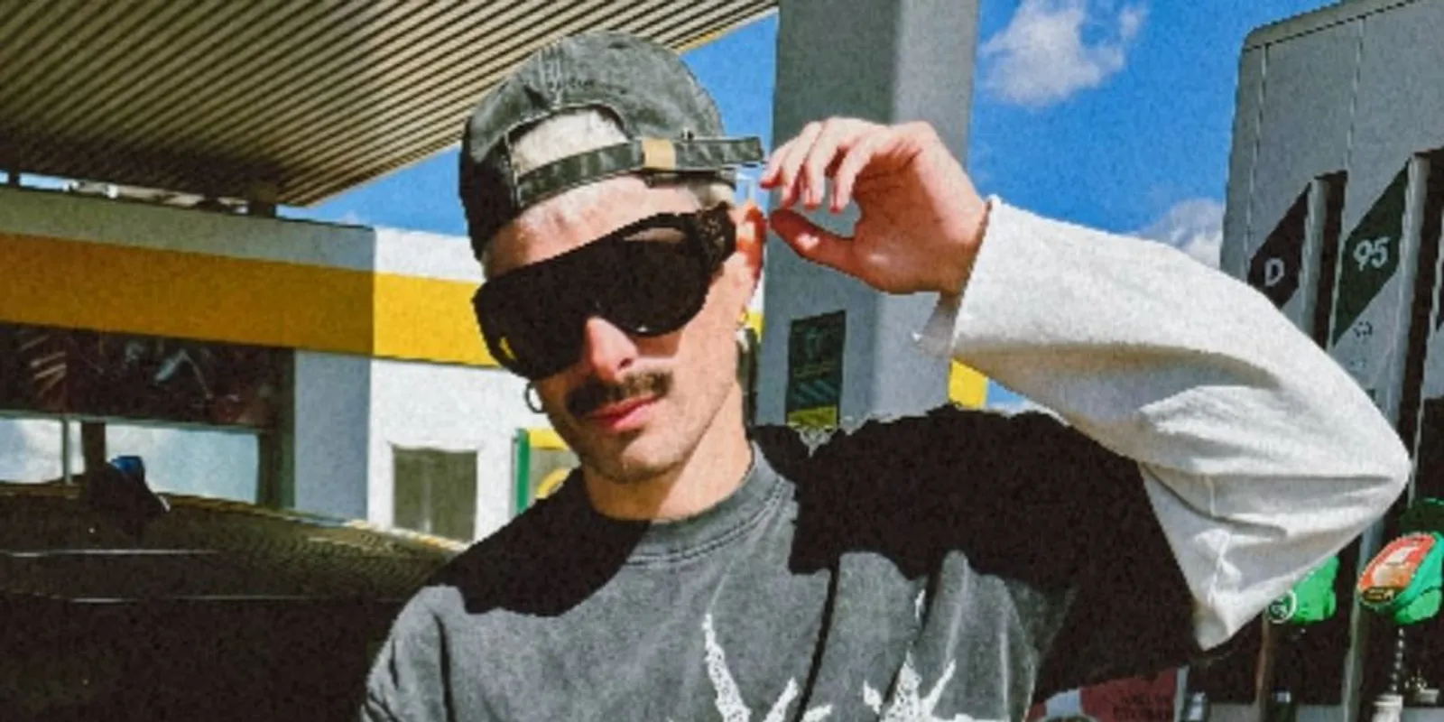 ByeAlex titka: BDSM fotelt rendelt!