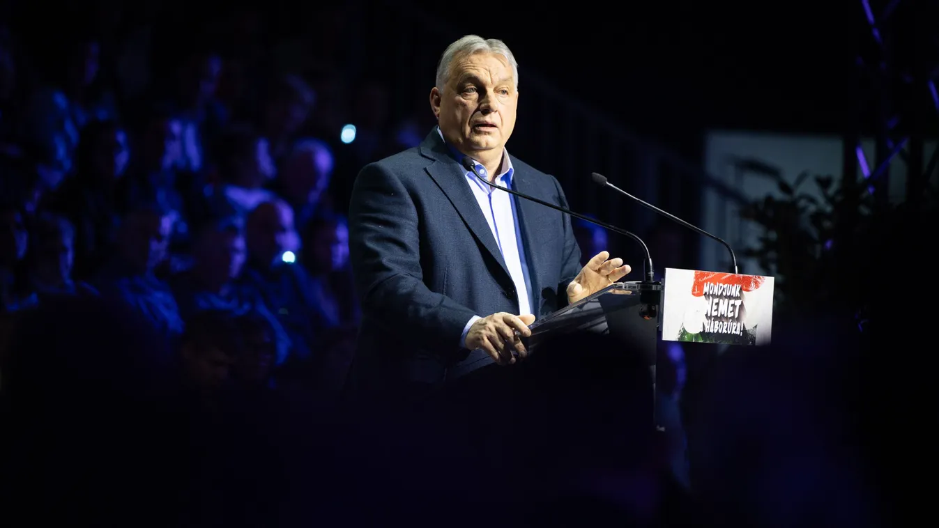 Orbán Viktor Szekszárdon járt, alig fért be a tömegbe.