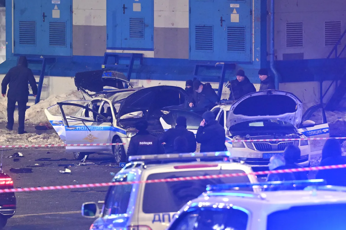 Police officer killed in explosion outside train station in Moscow