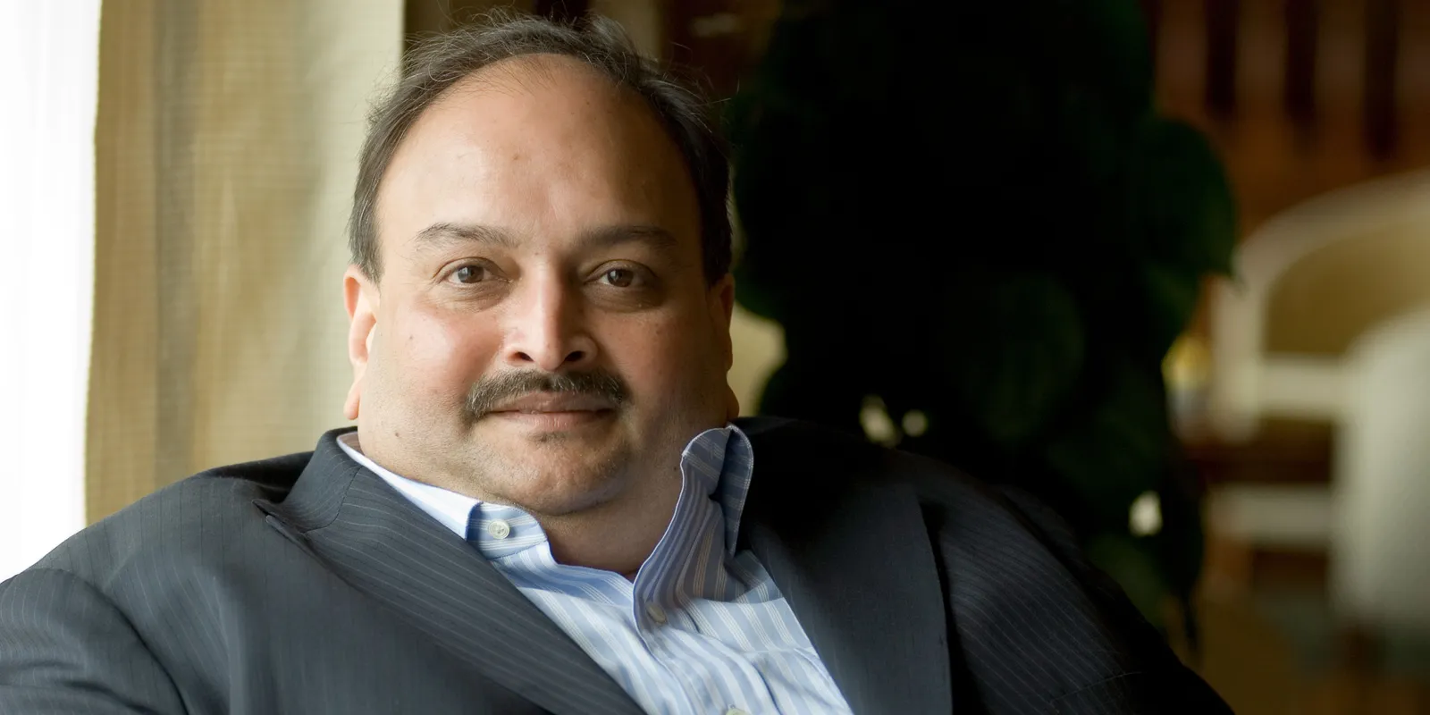 Kegyetlen tettel vádolta Barbarát a gyémántmilliárdos