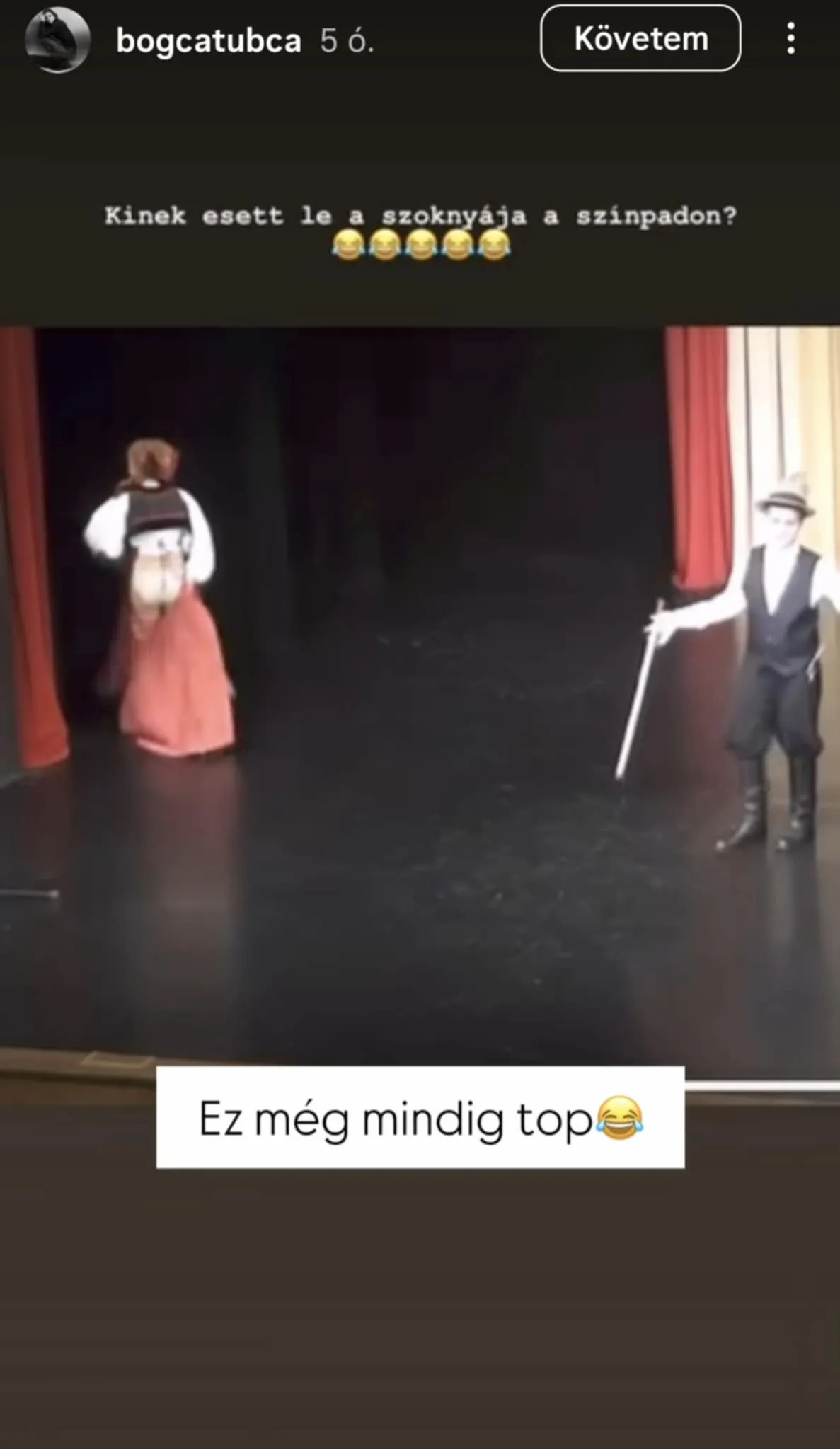 Nagy Bogi szoknyája megadta magát.