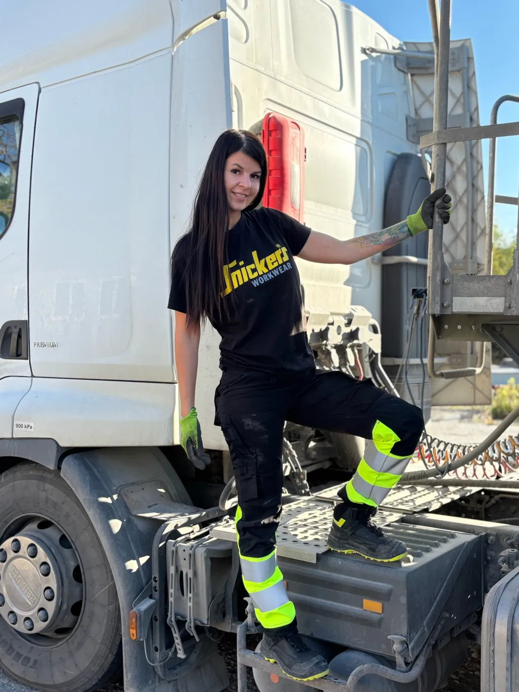 Édesapjától örökölte a teherautók és a motorok szeretetét. Fotó: olvasói fotó