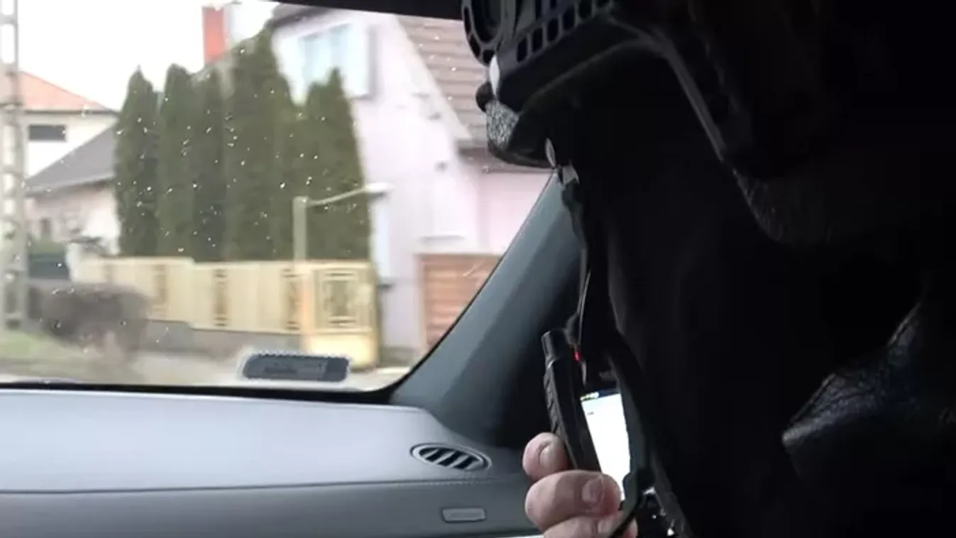 Emberrablás Pécsett: akcióba lendültek a TEK-esek - Videó