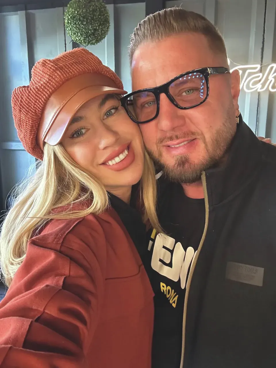 Takács Zsuzska örömhiről számolt be, végre lekerült a gipsz a lábáról.