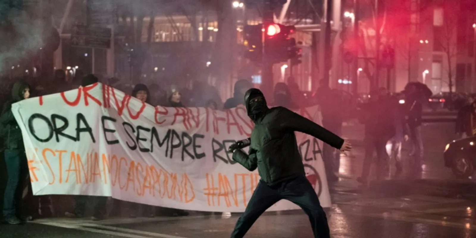 Szélsőbaloldali terroristák törtek-zúztak Torinóban