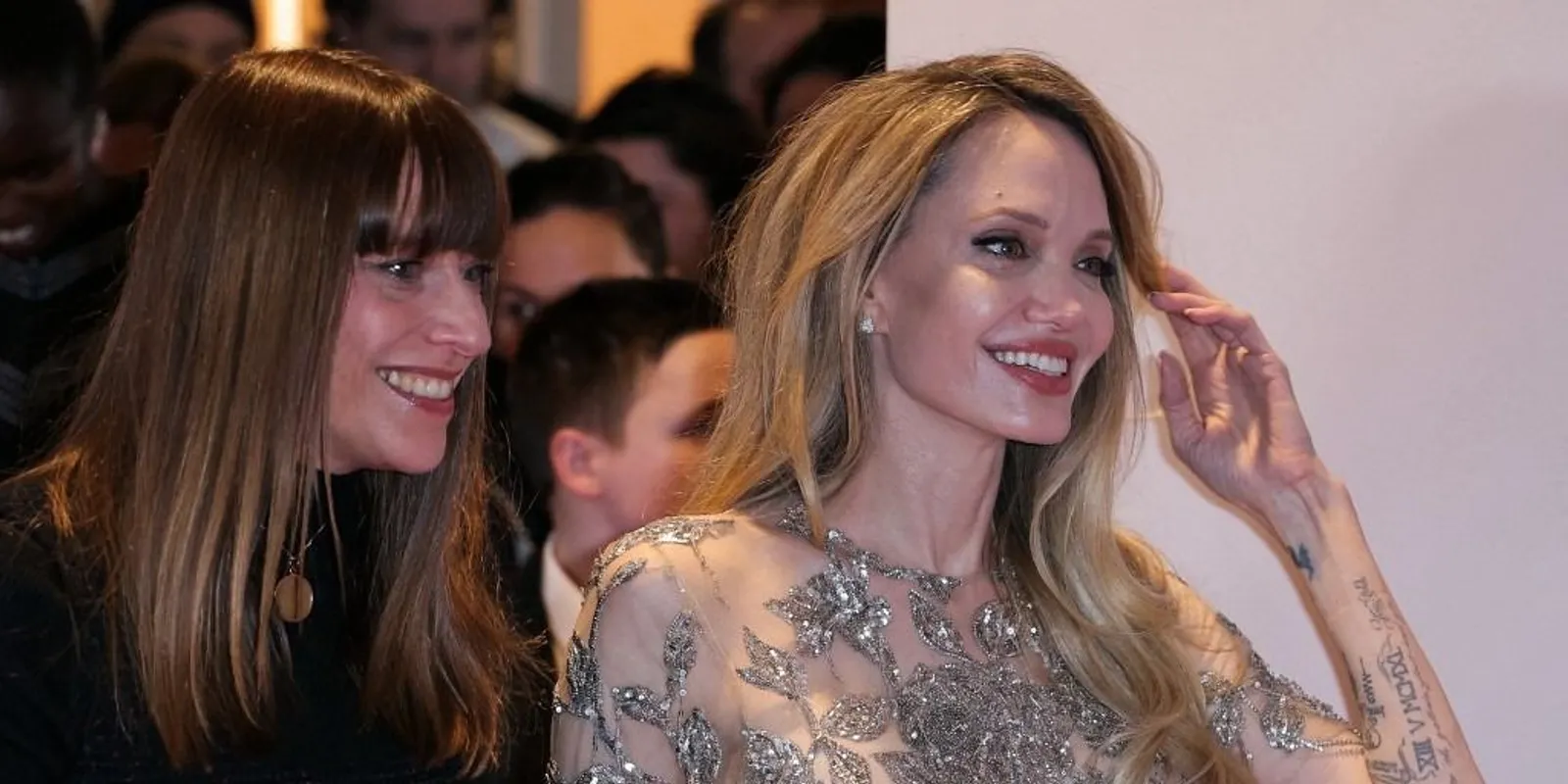 Angelina Jolie káprázatos ruhában lépett a vörös szőnyegre