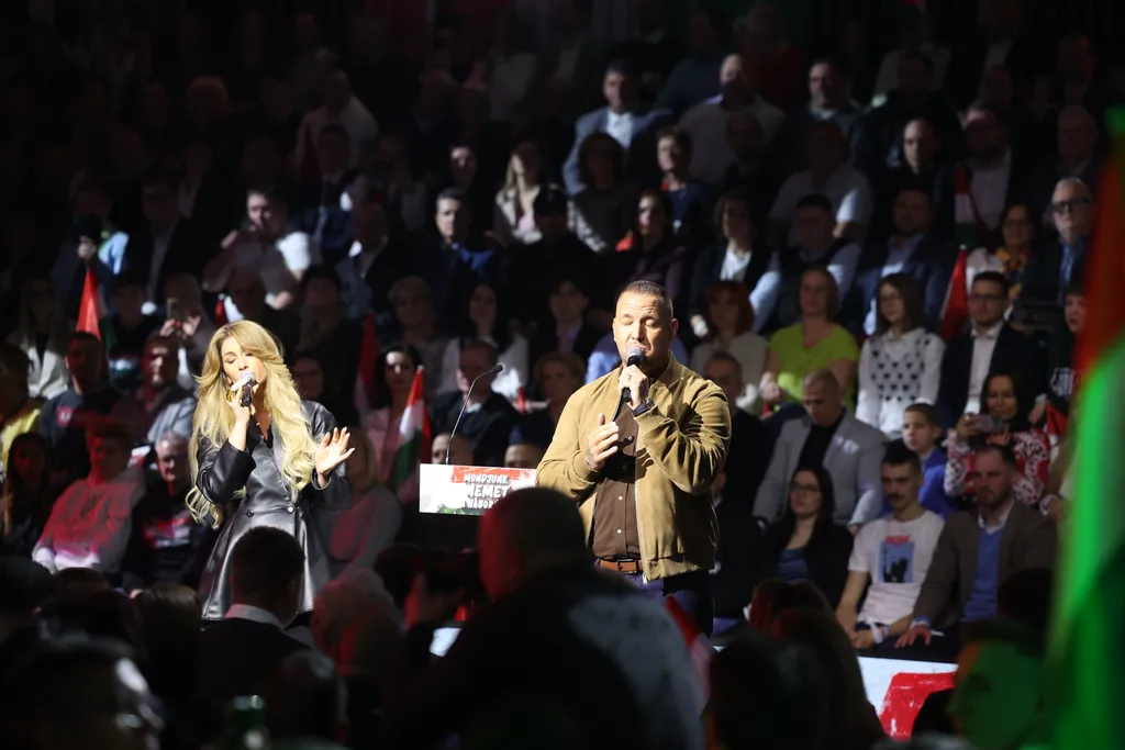 2025. 02. 07. DÁP, HEGY, háborúellenes gyűlés, szombathely
Radics Gigi és Curtis