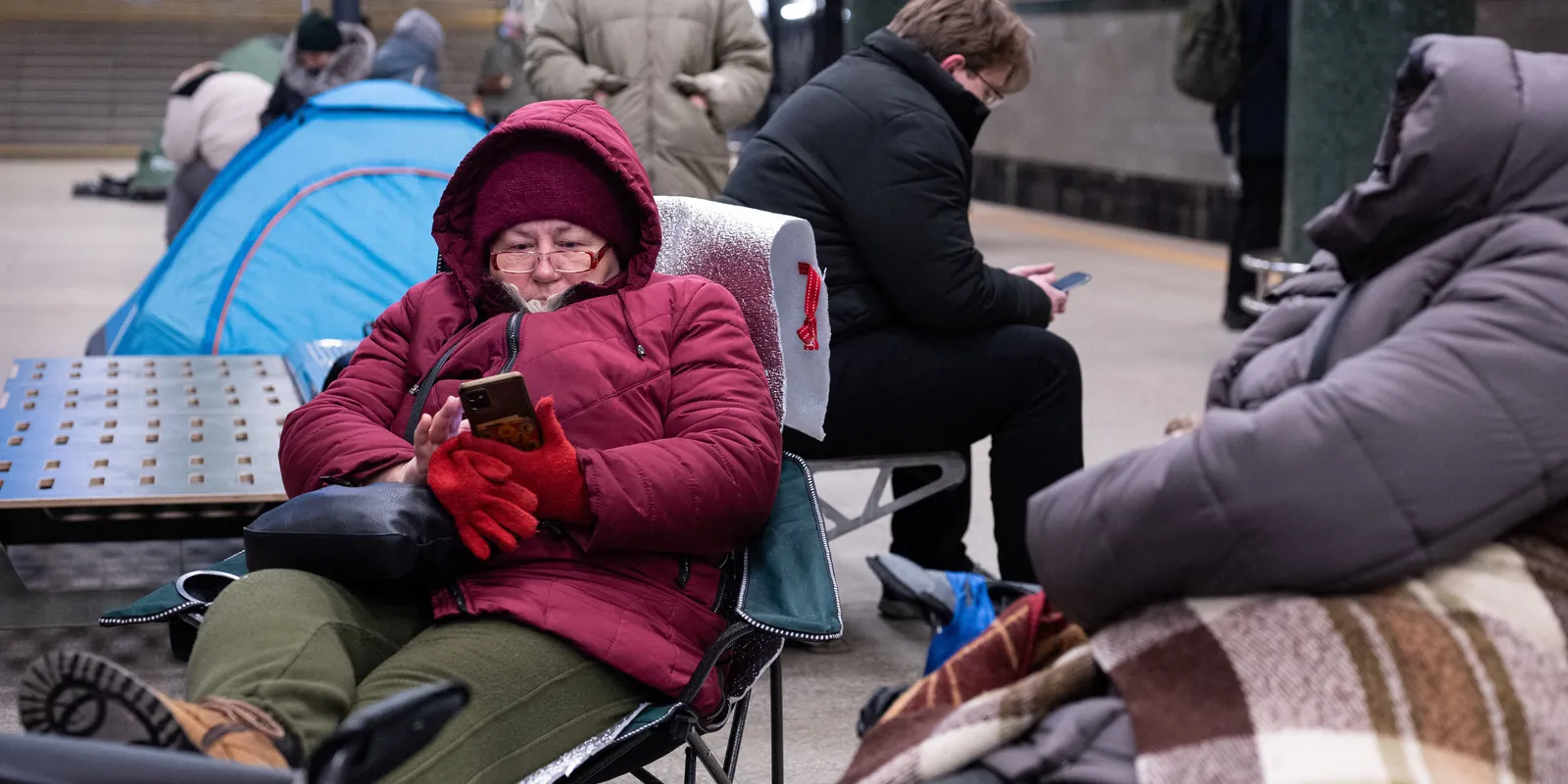 Kijevben sokan a metróalagútban húzzák meg magukat