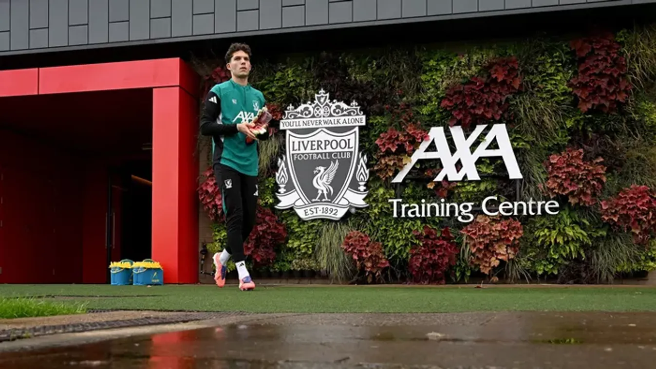 Odáig vannak Angliában a liverpooli focista szerelméért