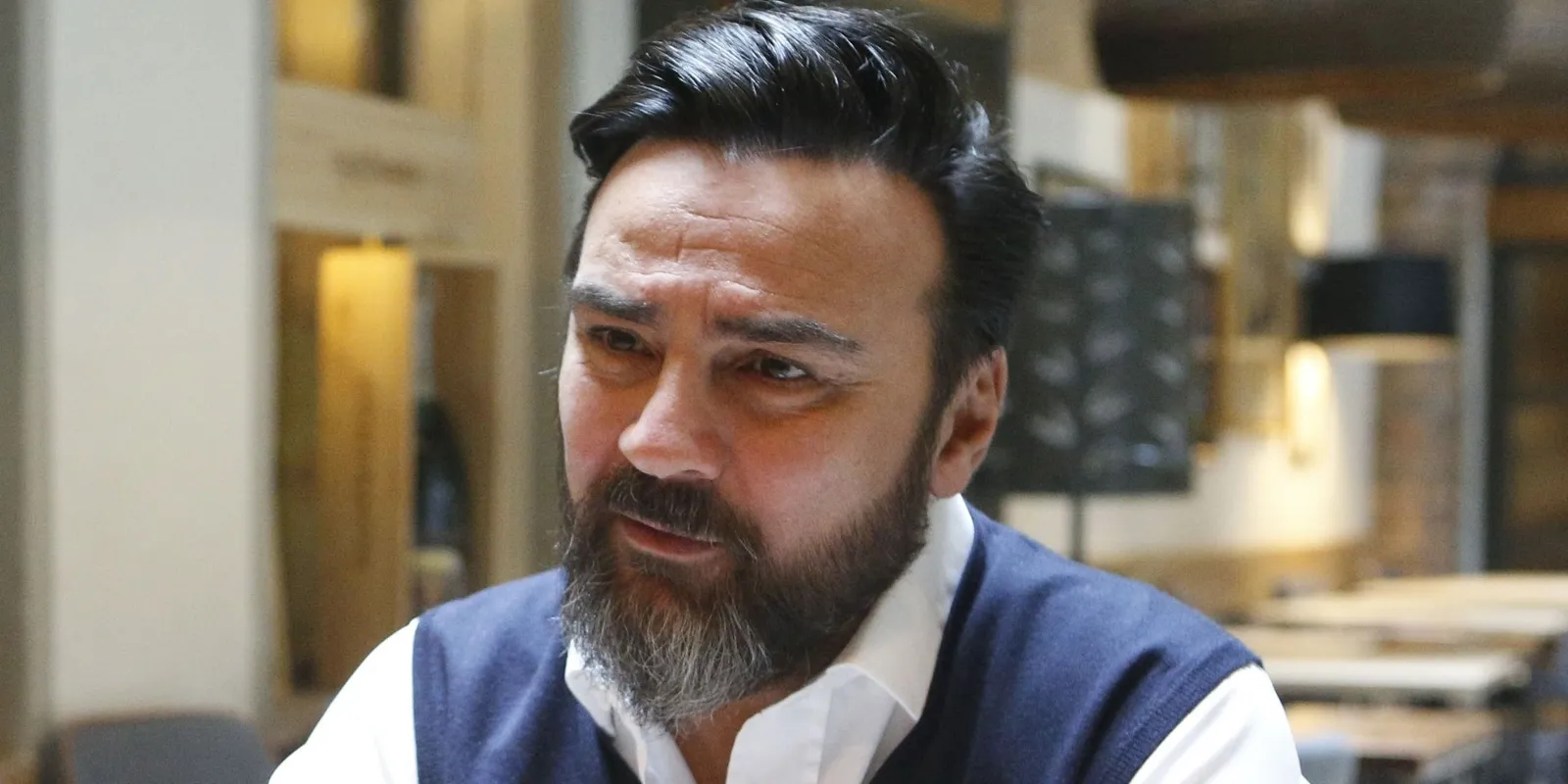 Visszatér a képernyőre Gianni Annoni