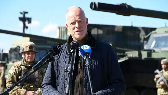 Most nem fenyegeti a magyar fiatalokat a sorkatonaság, de egy rossz döntéssel ez április 12-e után megváltozhat