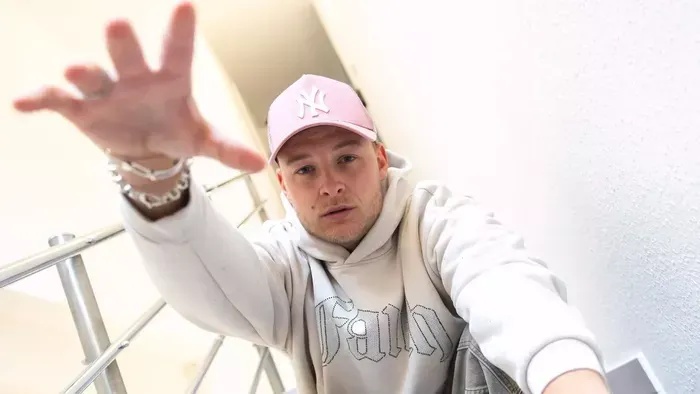 Nagy a baj? Utcán éjszakázott a Megasztár versenyzője