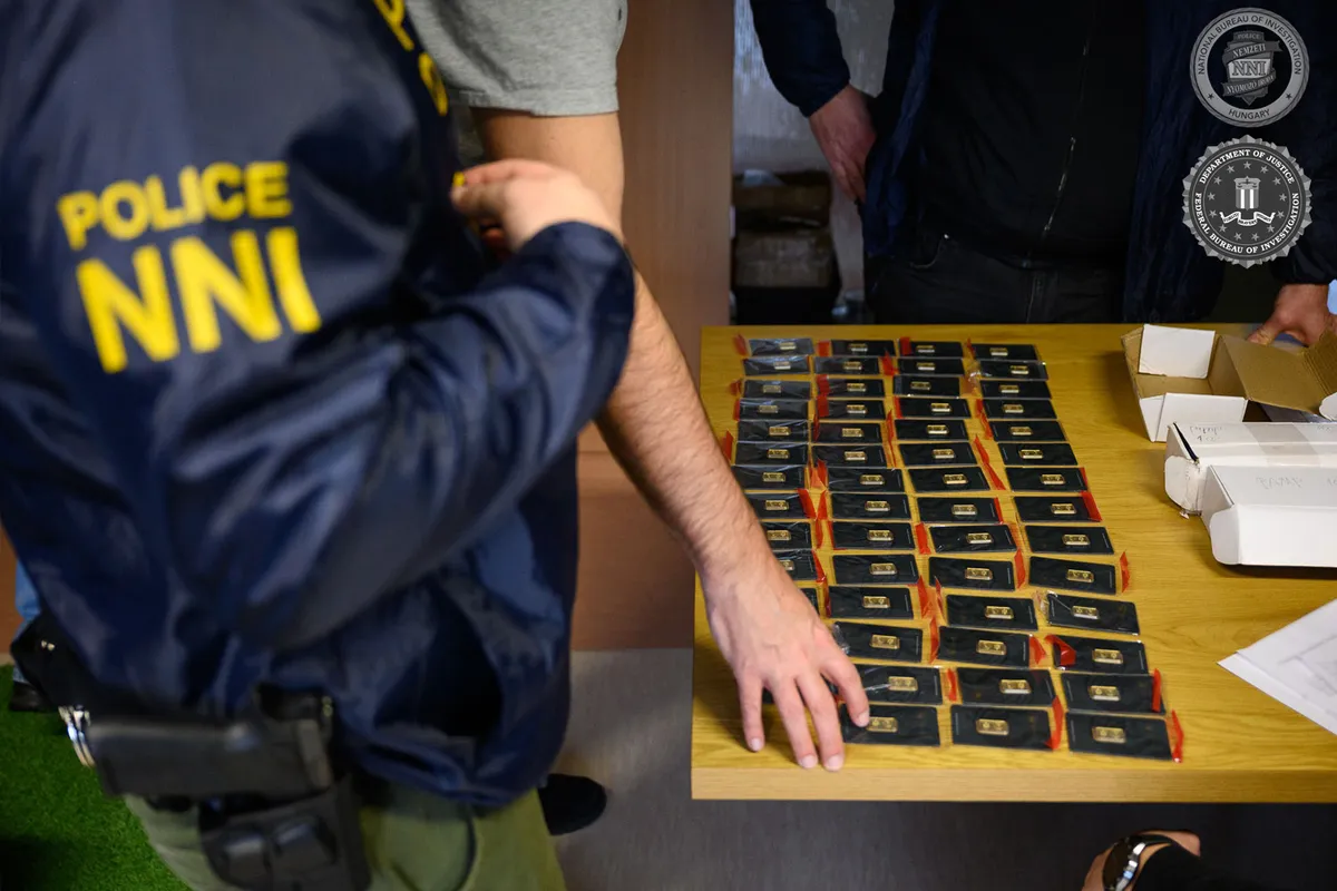 Lebuktak: az aranylapokról kiderült, hogy igazából nem is arany, hanem réz és cink   