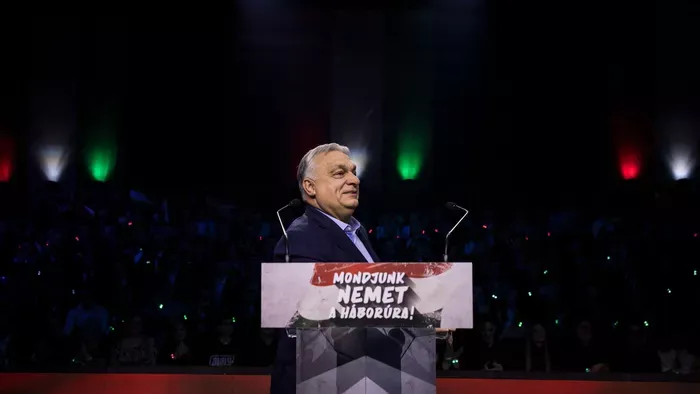 Orbán Viktor megmutatta, milyen volt a Háborúellenes Gyűlés