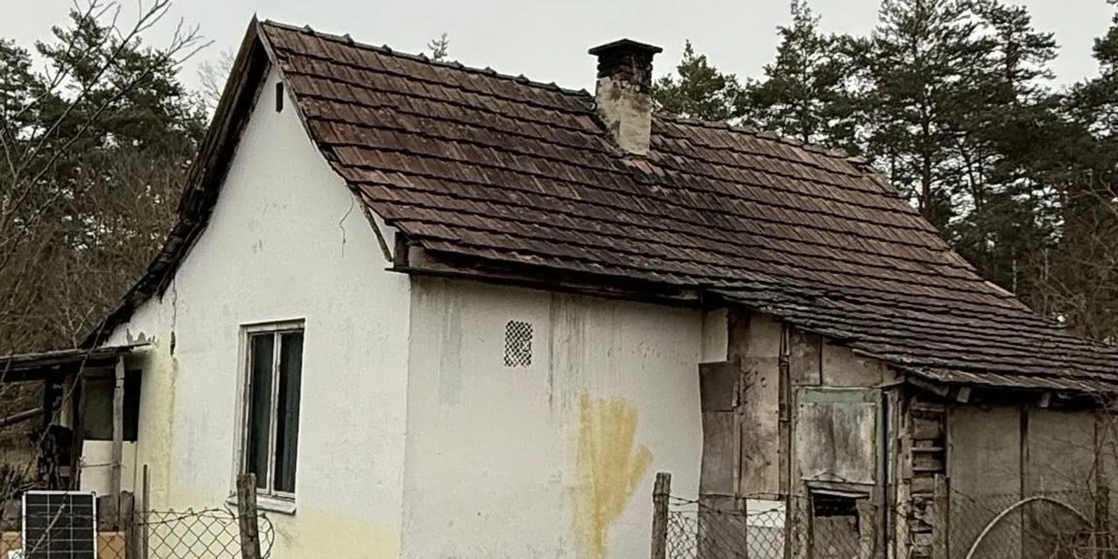 Húsz év után lett világítás Klári néni otthonában