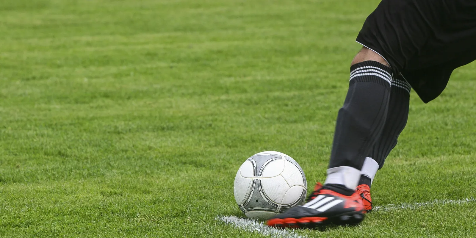 Lebukott az NB I-es focista, nagyon nagy bajban van